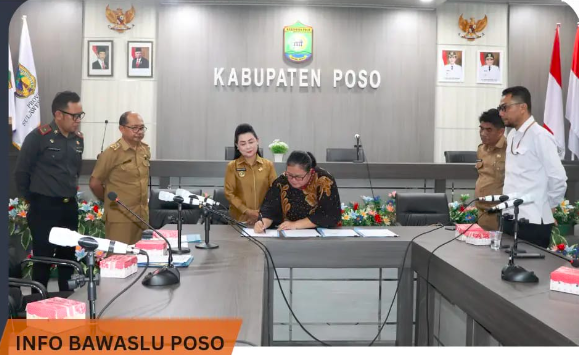 Bawaslu Poso Melakukan Penandatanganan Naskah Perjanjian Hibah Daerah bersama Pemerintah Daerah Kabupaten Poso untuk Pilkada serentak 2024