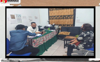 BAWASLU KABUPATEN POSO KOORDINASI DENGAN KPU KAB POSO TERKAIT PENCOCOKAN DAN PENELITIAN DATA PEMILIH PADA PILKADA TAHUN 2020