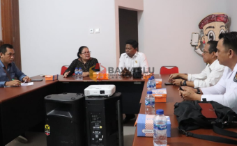 BAWASLU POSO Dan KPU POSO GELAR RAPAT BERSAMA TERKAIT TAHAPAN PENCERMATAN PENYUSUNAN DAN PENETAPAN DAFTAR CALON TETAP (DCT) ANGGOTA DPRD KABUPATEN POSO SERTA PERSIAPAN PELAKSANAAN TAHAPAN LOGISTIK PENYELENGGARAAN PEMILU TAHUN 2024