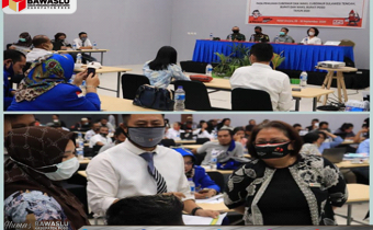 BAWASLU KAB POSO MENGAWASI PLENO REKAPITULASI PENETAPAN DAFTAR PEMILIH SEMENTARA (DPS)