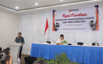RAKOR PENGAWASAN PENDISTRIBUSIAN LOGISTIK | IFRAN HARAP PENGAWASAN LOGISTIK PEMILU HARUS TEPAT PROSEDUR, TEPAT JUMLAH, TEPAT JENIS TEPAT WAKTU TEPAT SASARAN DISTRIBUSI